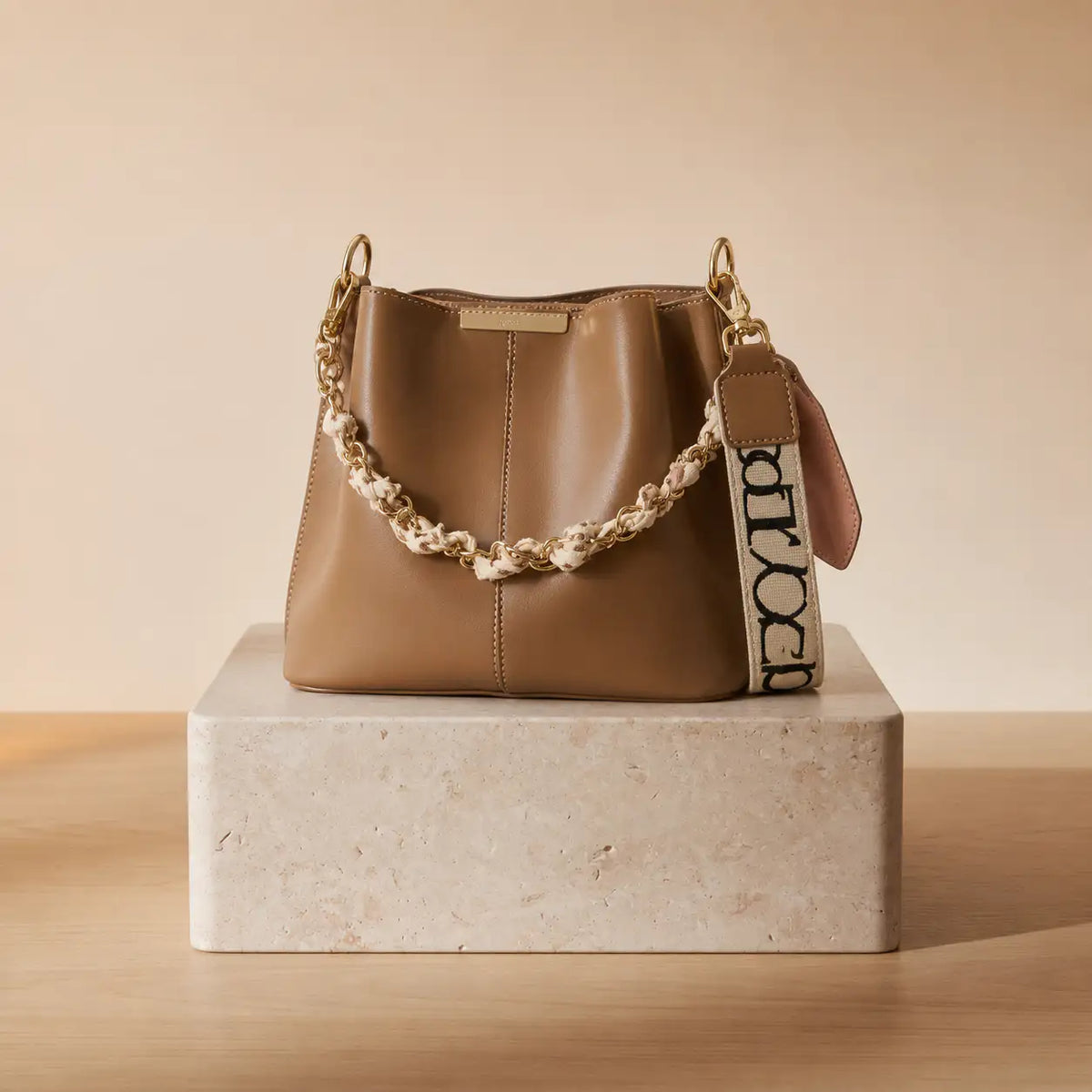 Emma | Mala bucket entrançada