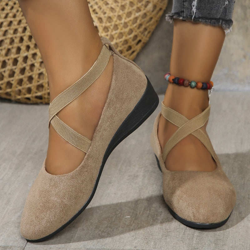 Lola | Sabrinas camel com cunha de conforto